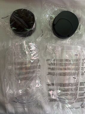 Set of 2 Clear Blender Cups with Black Lids shake coffee drinks